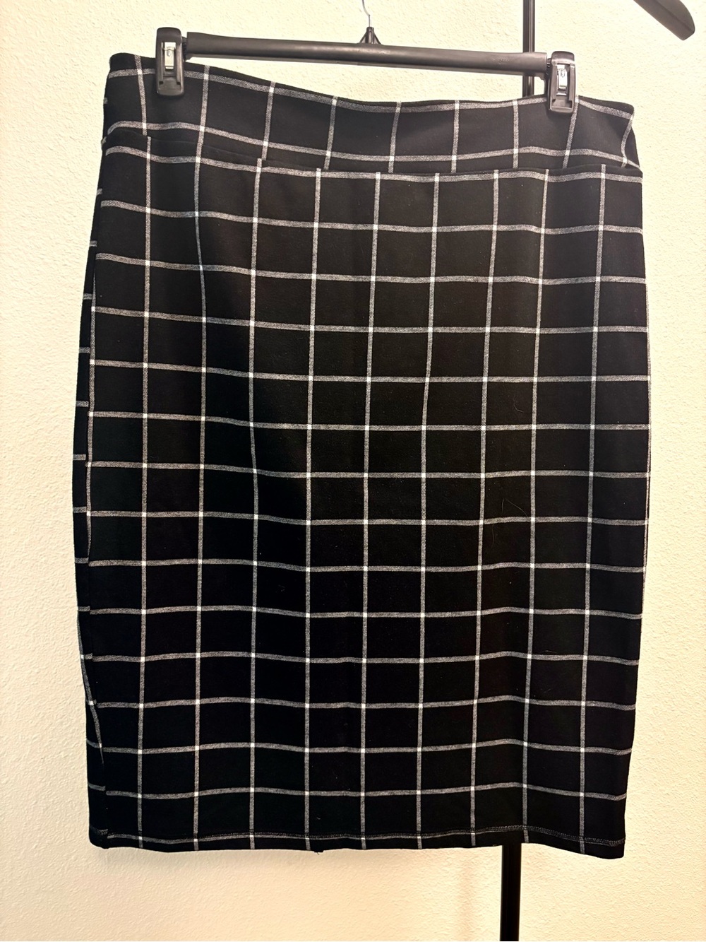 14th & Union Stretch Knit Black Windowpane Pencil Skirt